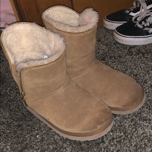 CUTE UGGS🤍🤍